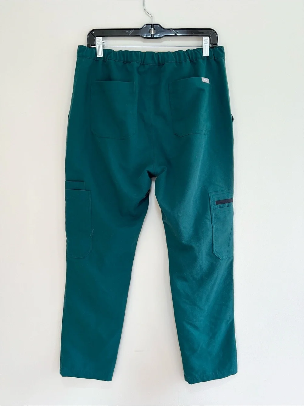 FIGS Men’s Cairo Cargo Straight Leg Scrub Pant in Forest Green (PO# 3872), M/S